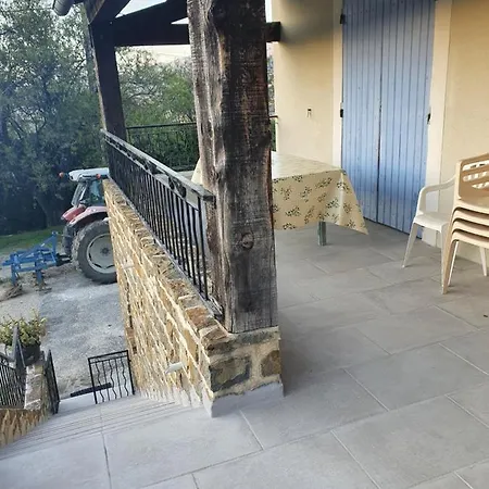 Les Trois Abeilles Apartmán Bésignan